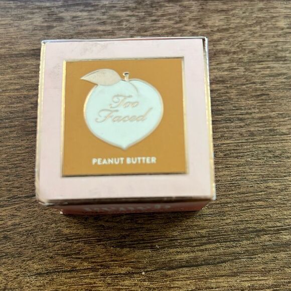 Too Faced Concealer - Picture 1 of 5